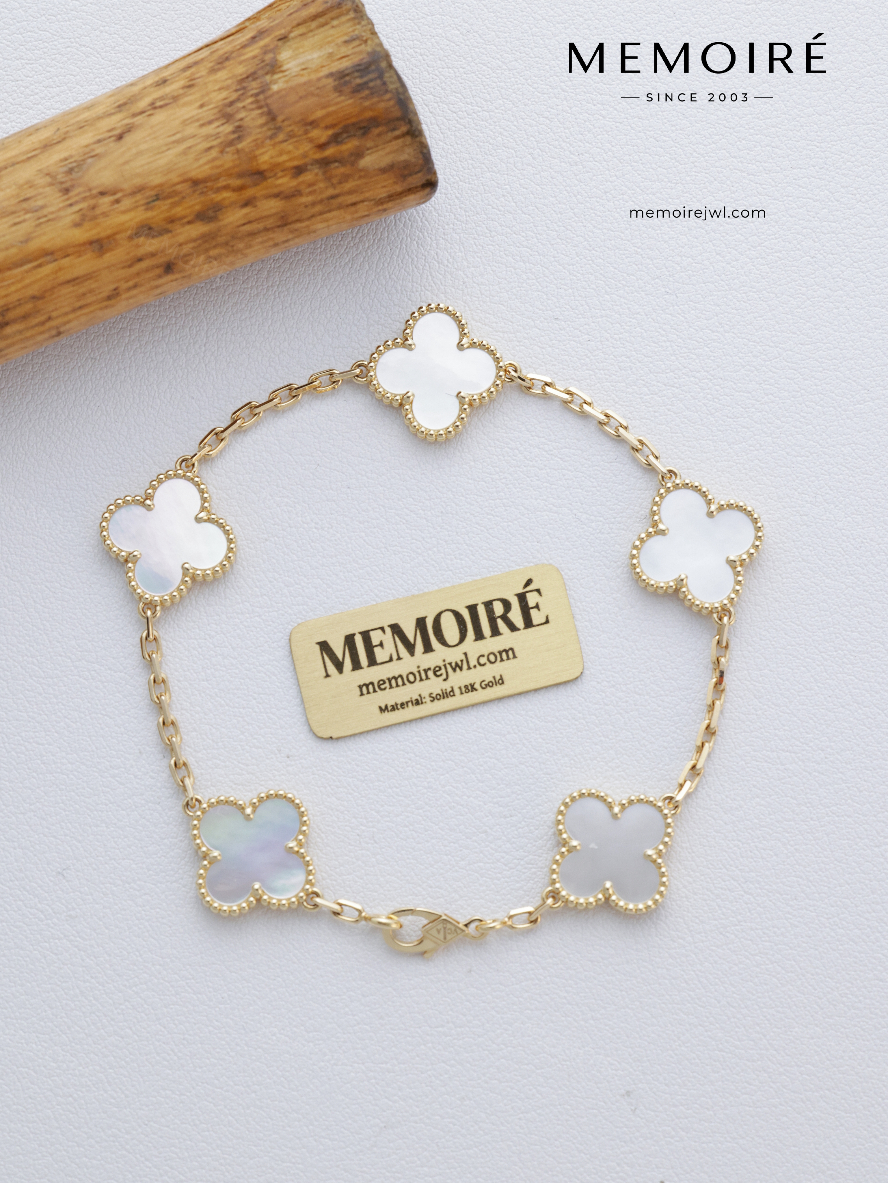 MEMOIRÉ 18K Yellow Gold White Mother of Pearl Five Flowers Bracelet